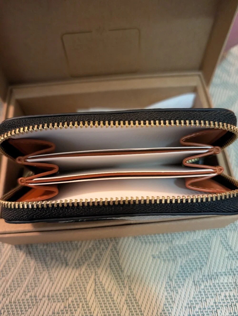 Coach Essential Zip In Pearlized Patent Leather Boxed
